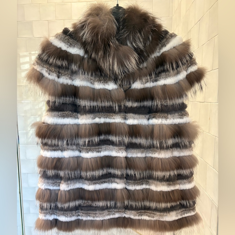 NWT Tory Burch Genuine Fur Vest. Gray & white. Size XL. Retail price $1,695.